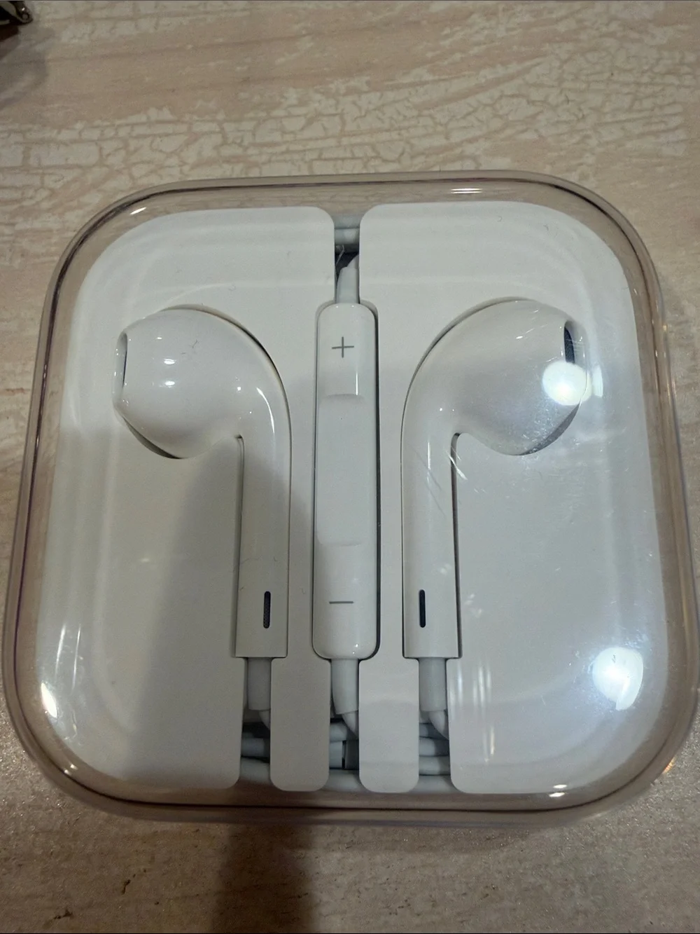 White Wired Earbuds with Inline Remote and Microphone